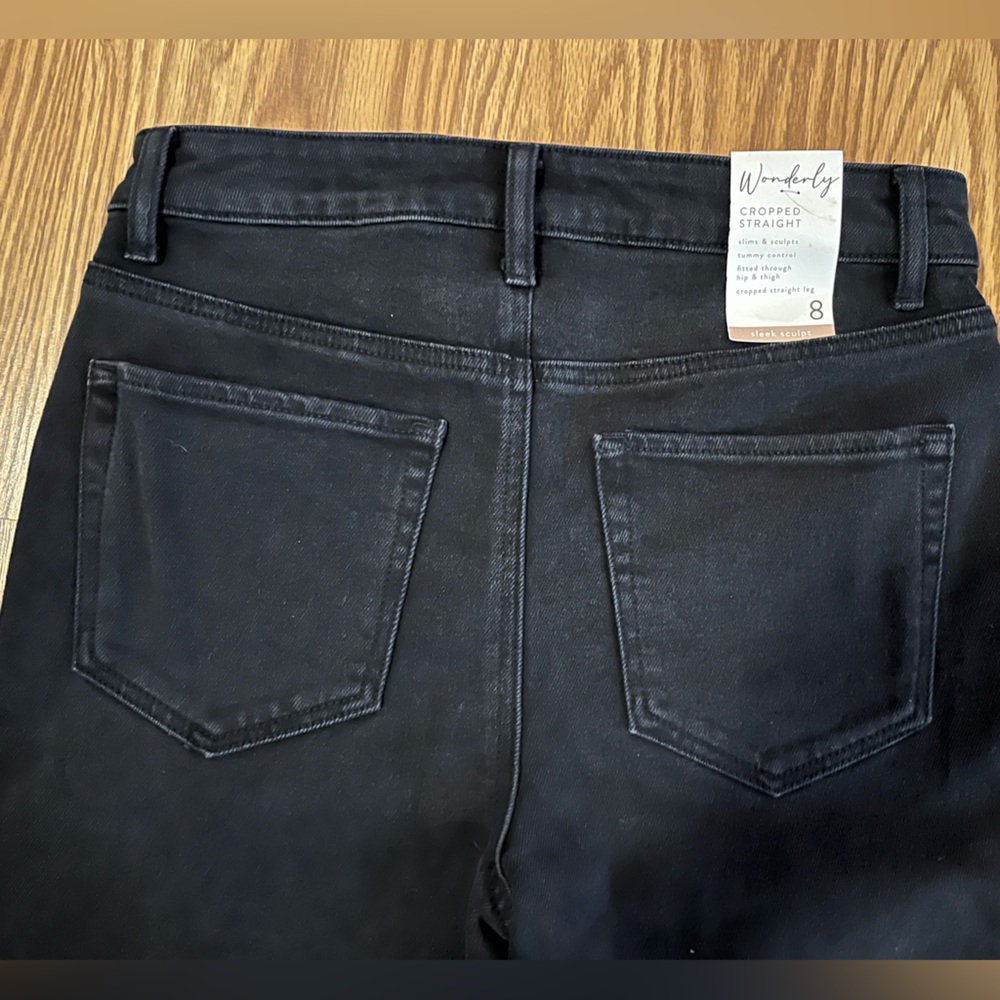 Wonderly Women’s Cropped Straight Destructed Jeans - Picture 3 of 4